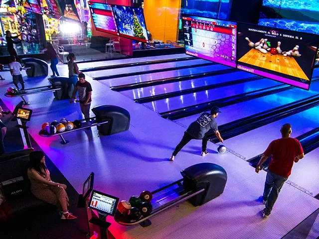 BOWLING